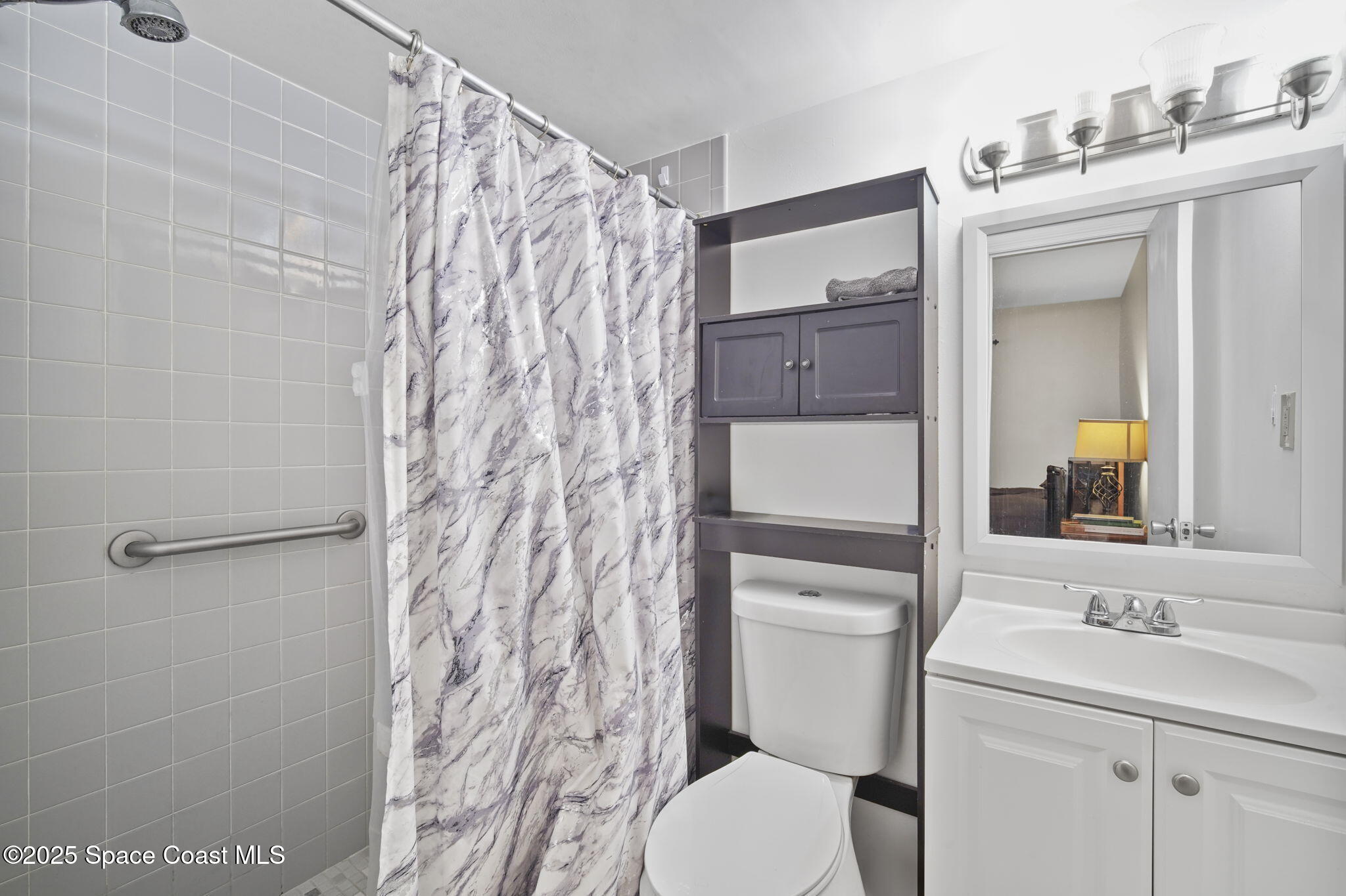 4133 Cedar Creek Circle, Unit 303 Merritt Island, FL 32953 - Photo 16 of 24 15-web-or-mls-CEDAR CREEK_PRIMARYBATH3