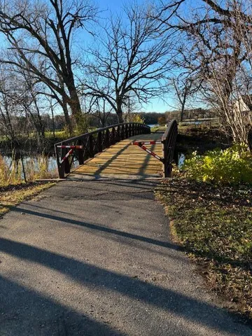 $105,000 | Xxxx Larpenteur Avenue East, St. Paul, MN 55117