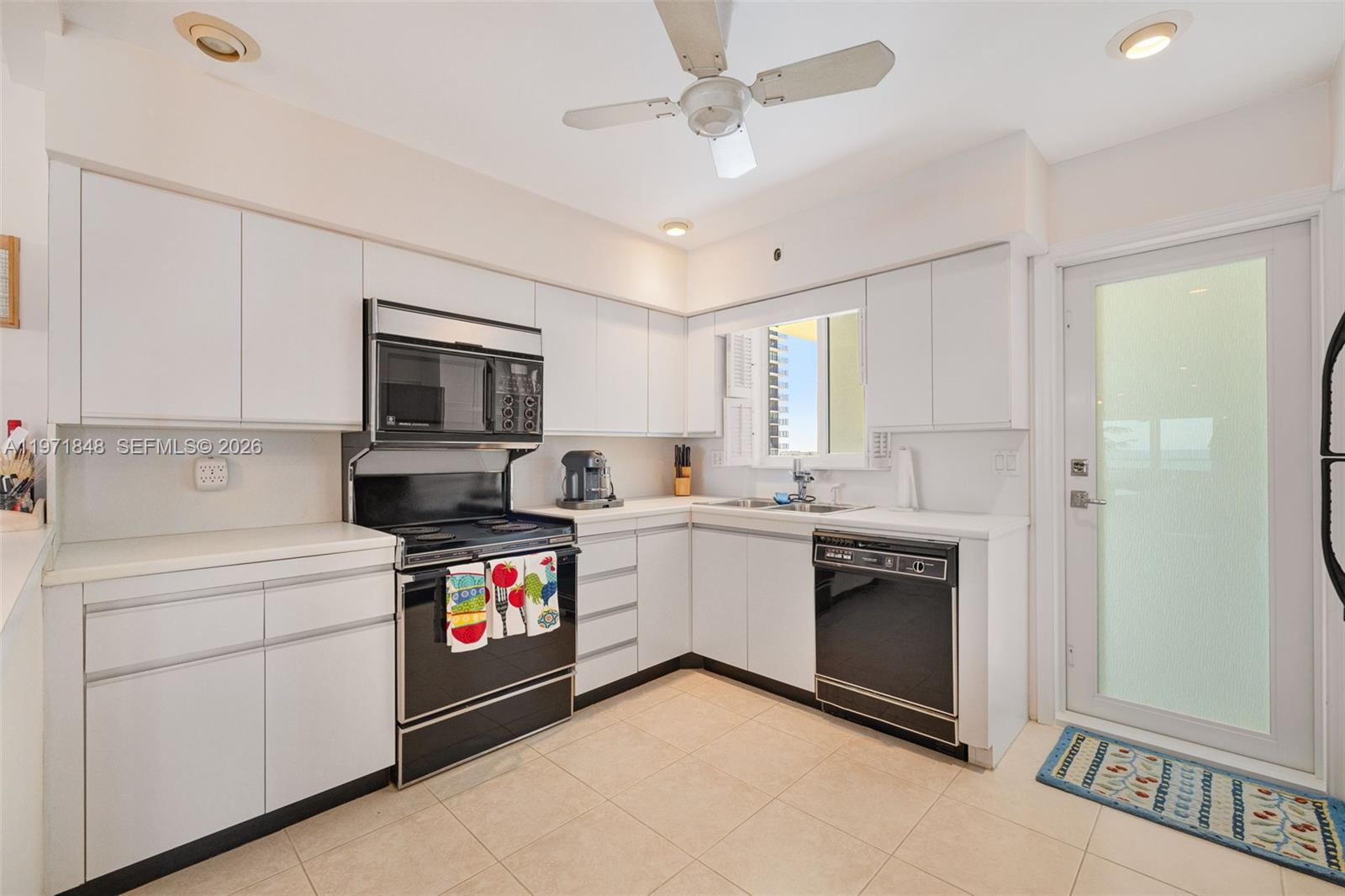 2001 South Surf Road, Unit 6A Hollywood, FL 33019 - Photo 16 of 35