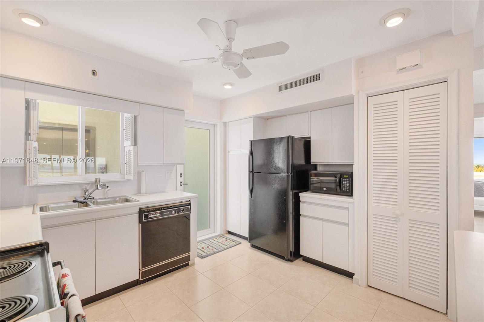 2001 South Surf Road, Unit 6A Hollywood, FL 33019 - Photo 17 of 35