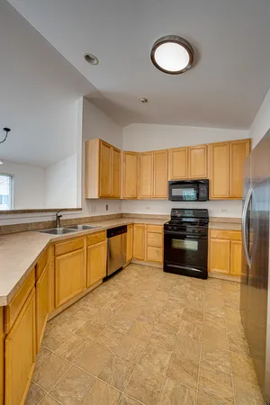 $2,795 | 2963 Saganashkee Lane, Unit 2963, Naperville, IL 60564