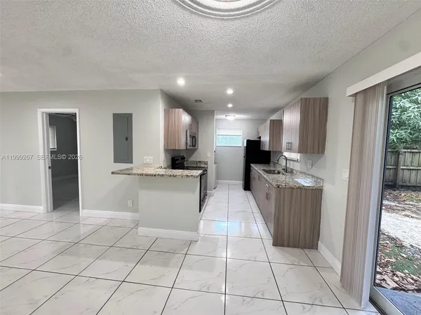 $2,800 | 206 Northwest 5th Avenue, Dania Beach, FL 33004