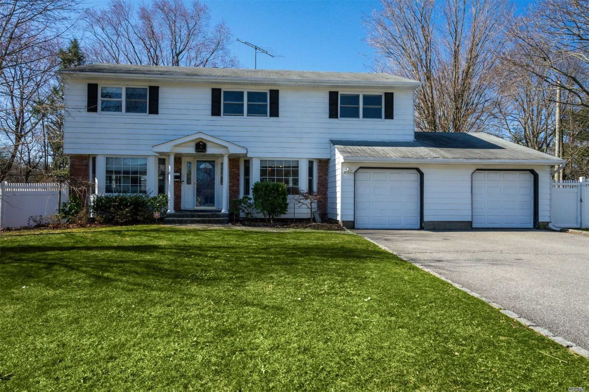 4 Reydon Way Commack, NY 11725 - Photo 1 of 1