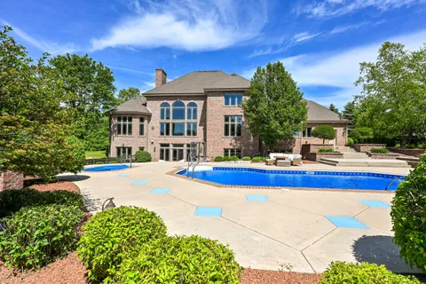 $2,775,000 | 3277 North Canterbury Lane, Summit, WI 53066