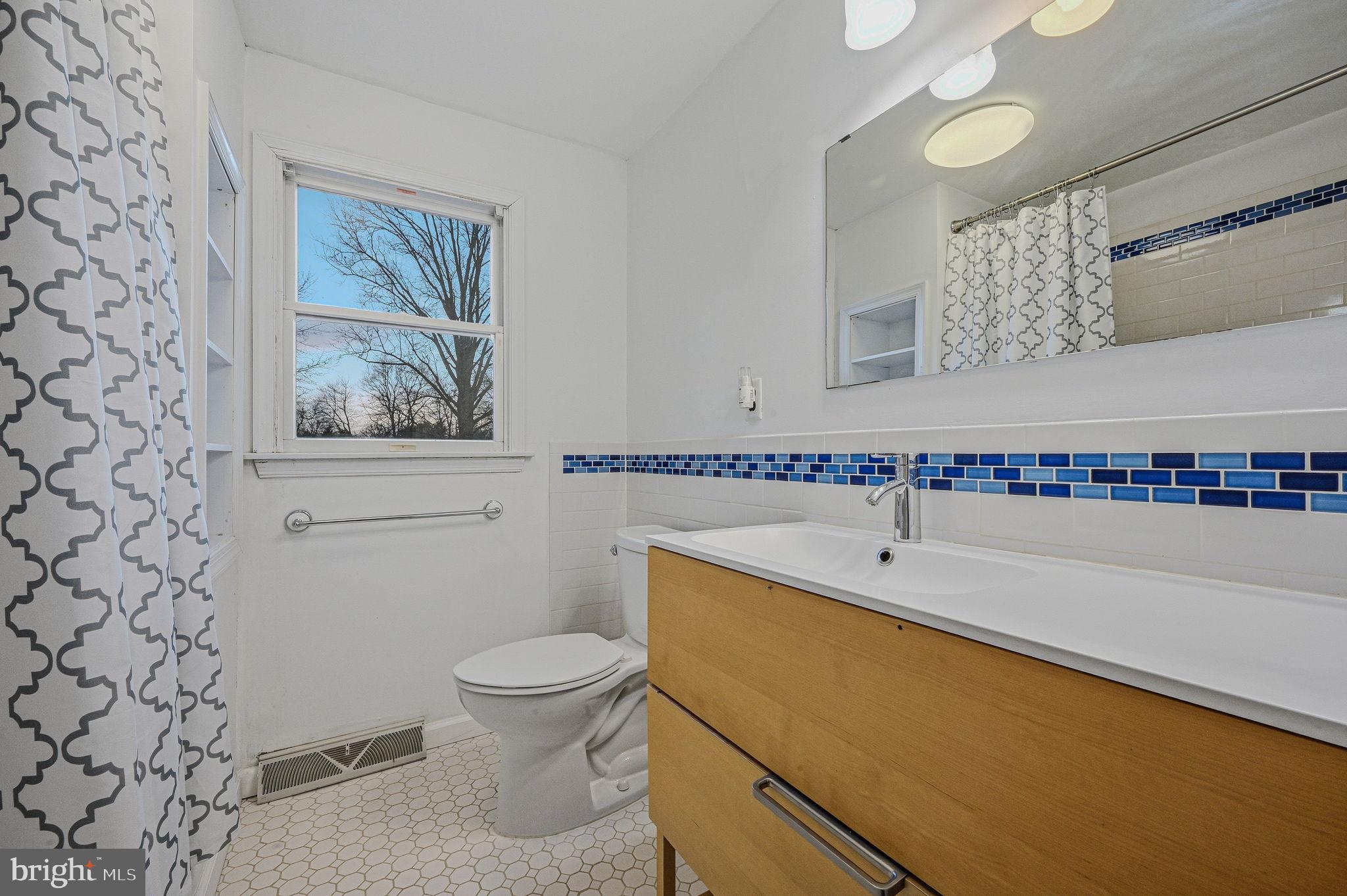1 Lamatan Road Newark, DE 19711 - Photo 32 of 46 Full Bathroom