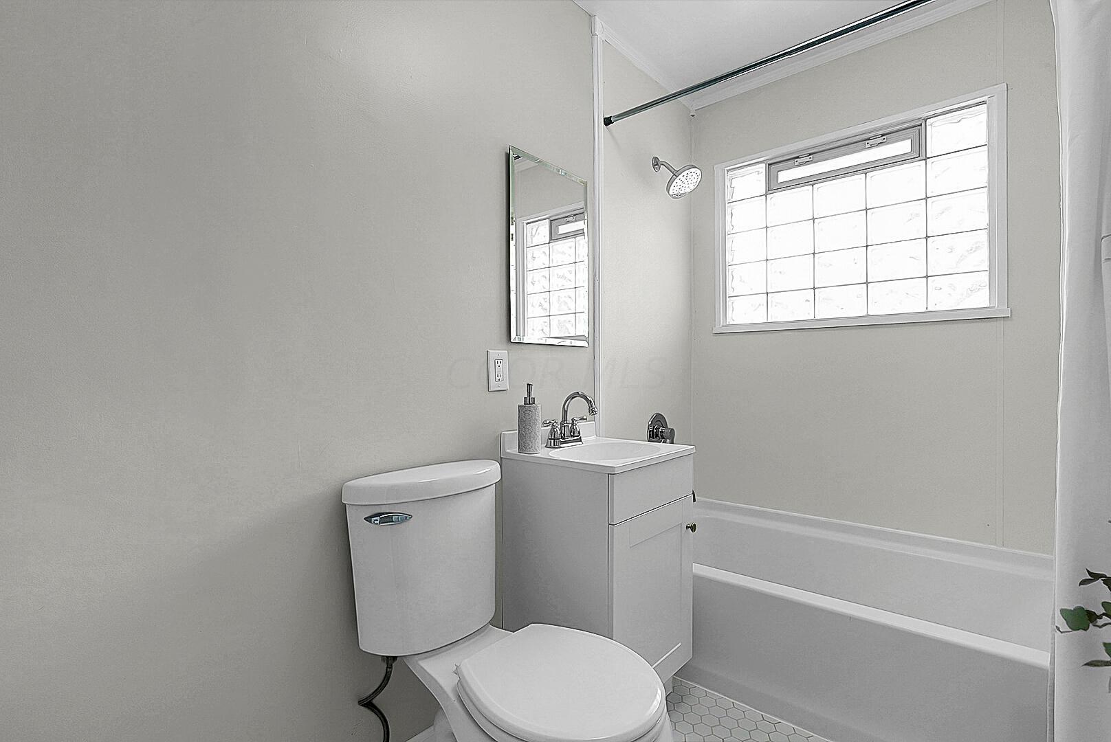2633 Audubon Road Columbus, OH 43211 - Photo 15 of 27 new full bath
