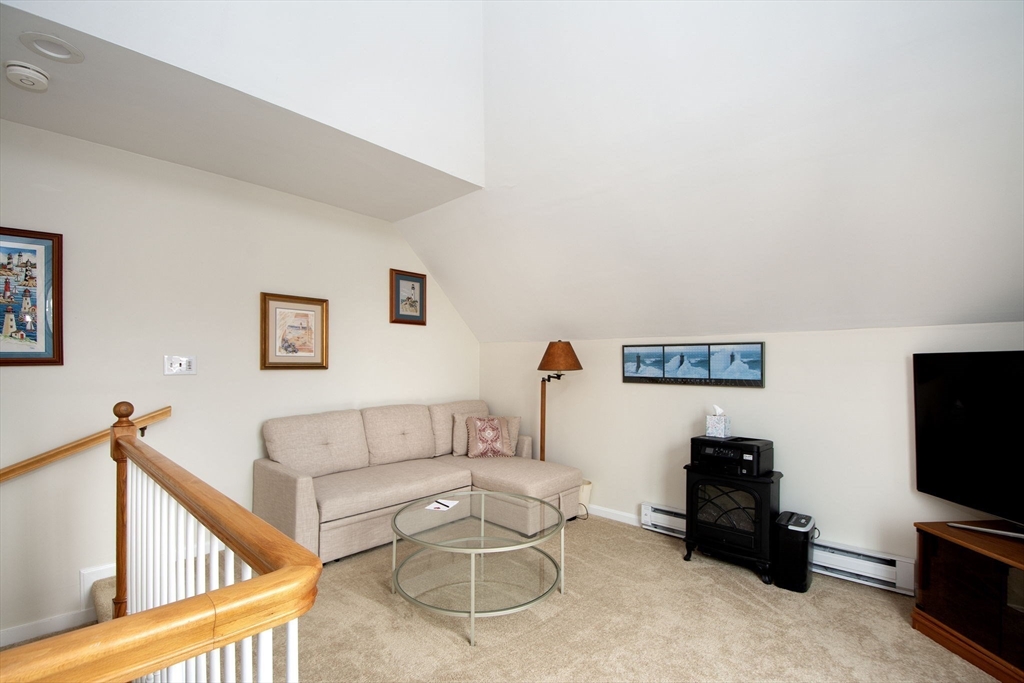 32 Commodore Court, Unit 32 Hull, MA 02045 - Photo 18 of 26