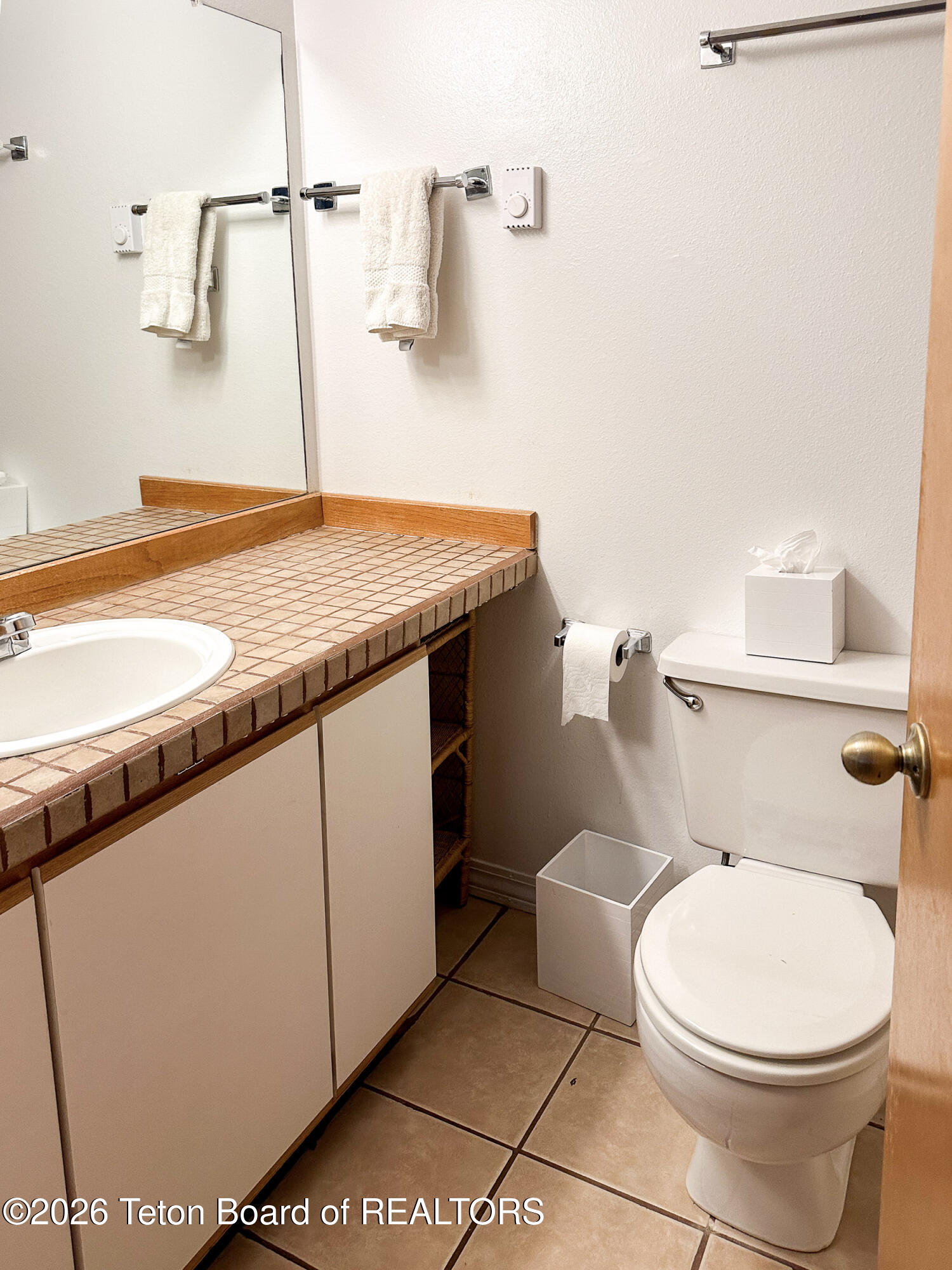 802 Powderhorn Lane, Unit D Jackson, WY 83001 - Photo 13 of 17 primary bath
