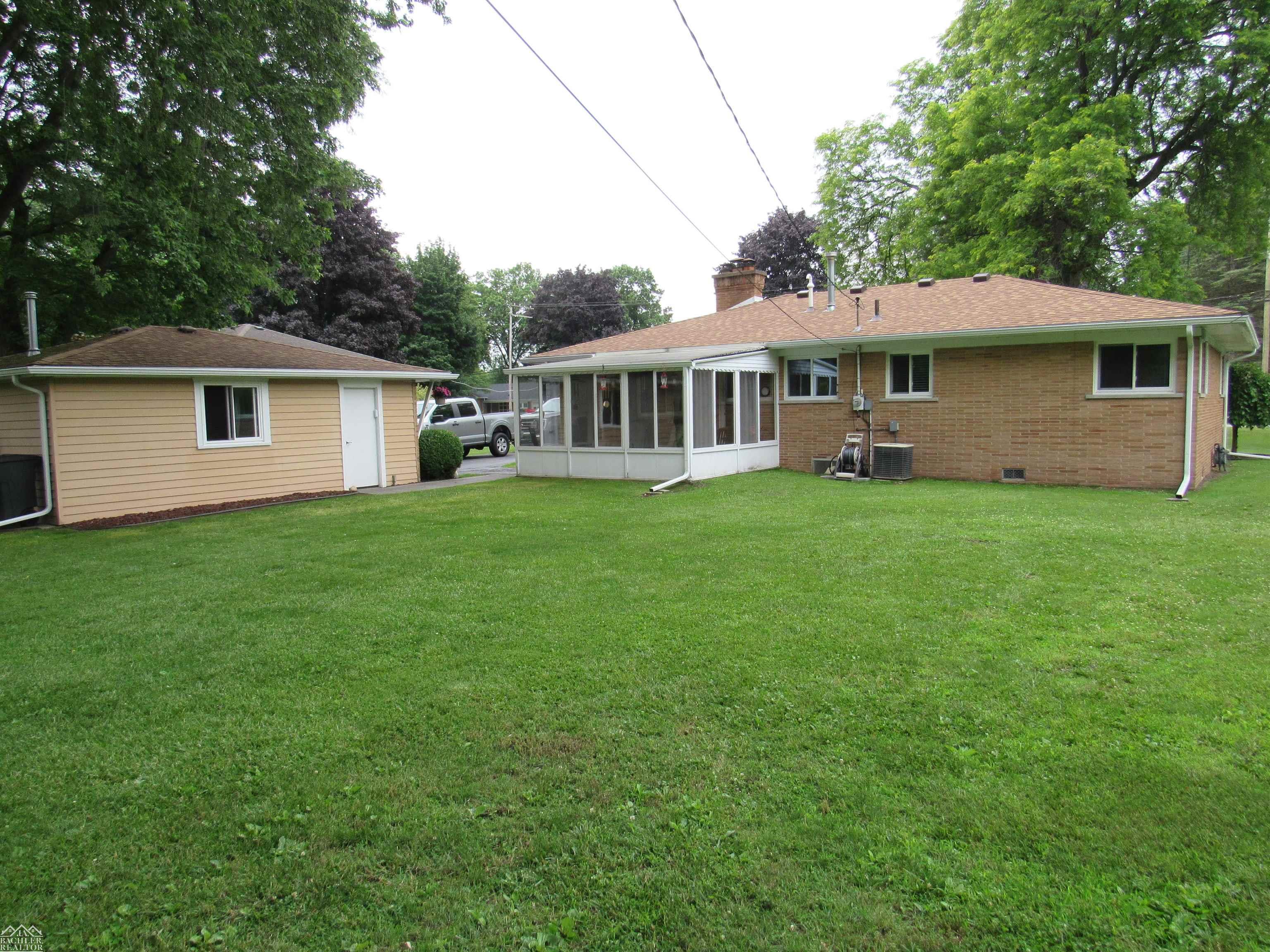 590 Meisner Road East China, MI 48054 - Photo 3 of 33