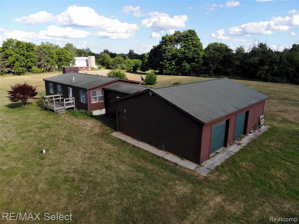5407 Hollenbeck Road Columbiaville, MI 48421 - Photo 3 of 31