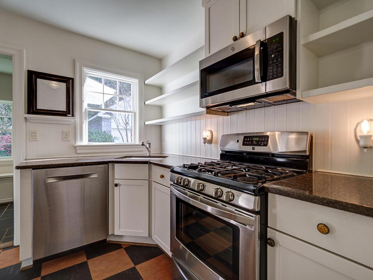 207 Dennis Avenue Raleigh, NC 27604 - Photo 8 of 29 Photo 9