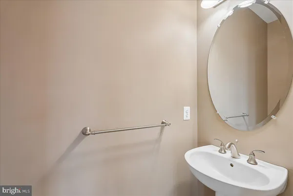 $890,000 | 22835 Quante Square, Ashburn, VA 20148