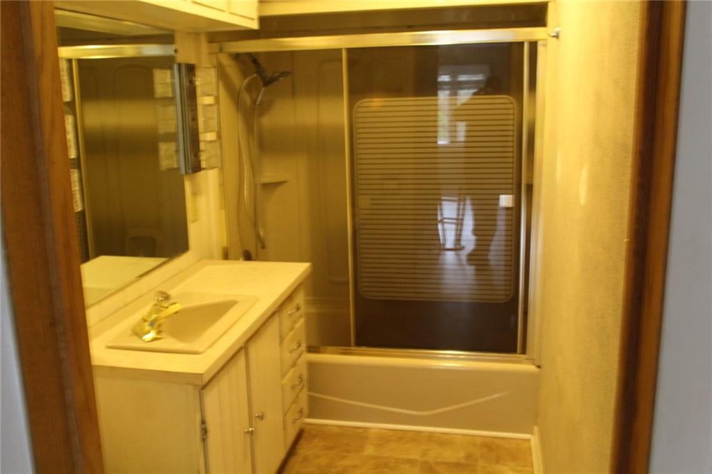 435 Agnew Road Jeannette, PA 15644 - Photo 8 of 13 Gallery Image 8