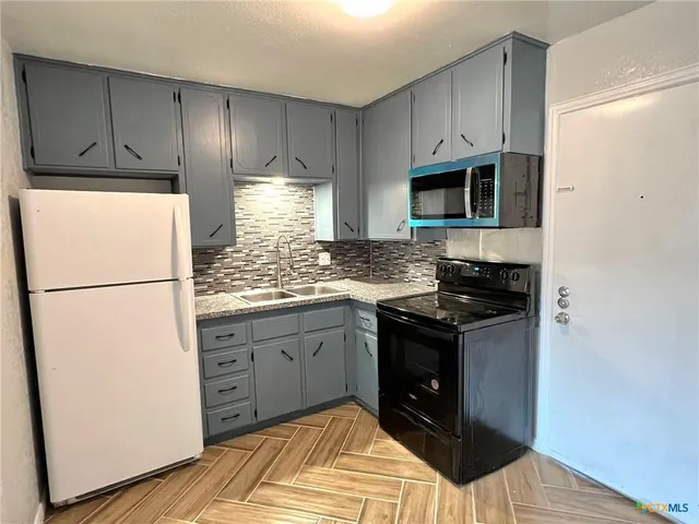 $359,000 | 805 Sissom Road, Killeen, TX 76541