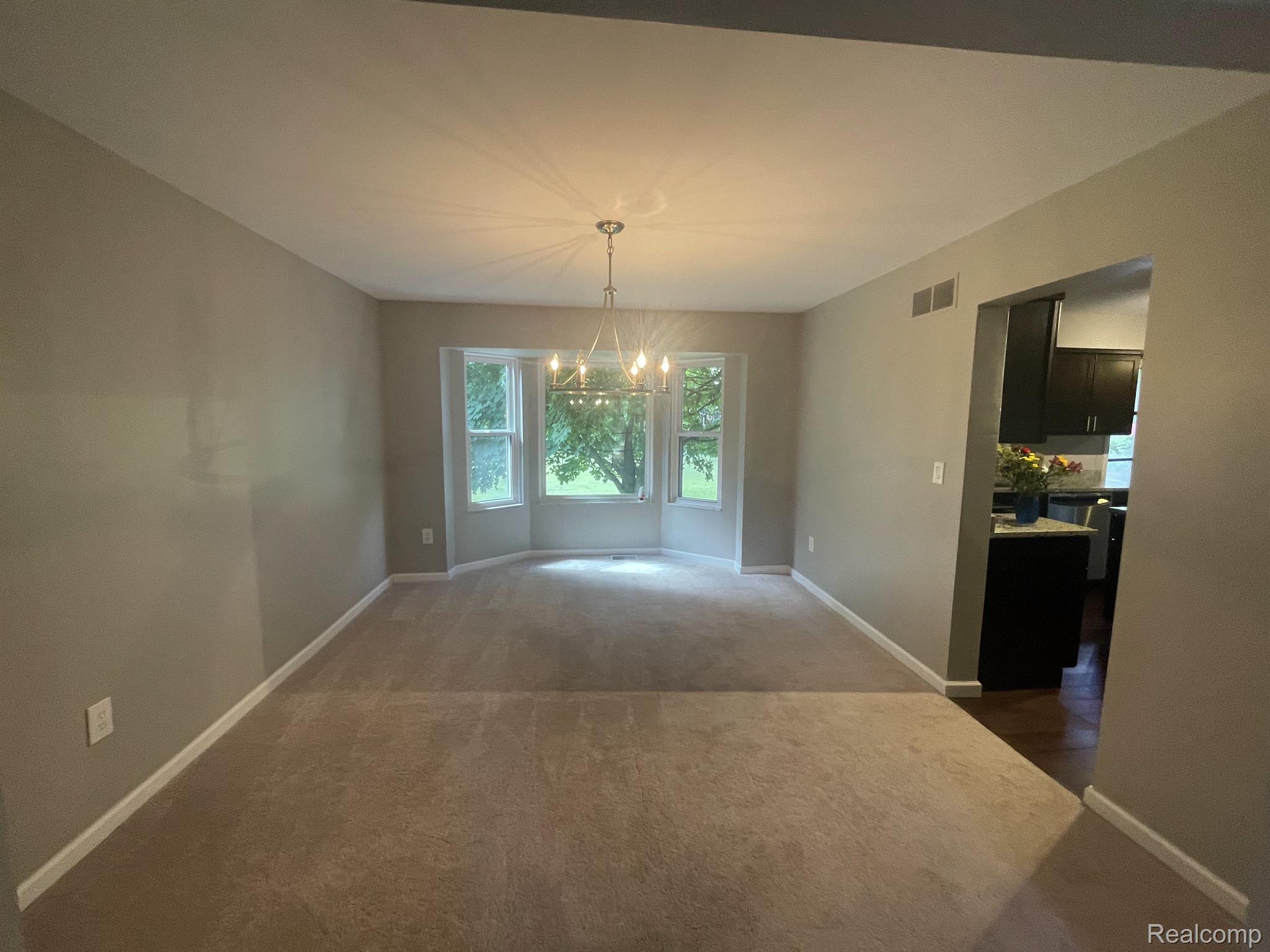 749 Dunedin Court Rochester, MI 48309 - Photo 4 of 30 Gallery Image 4