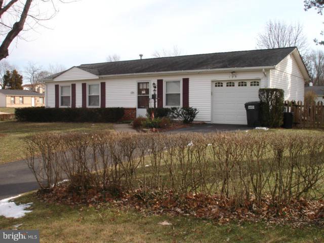 126 North Hickory Road Sterling, VA 20164 - Photo 1 of 25 Exterior (Front)