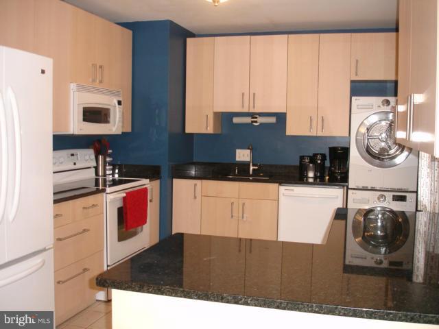 126 North Hickory Road Sterling, VA 20164 - Photo 8 of 25 Kitchen
