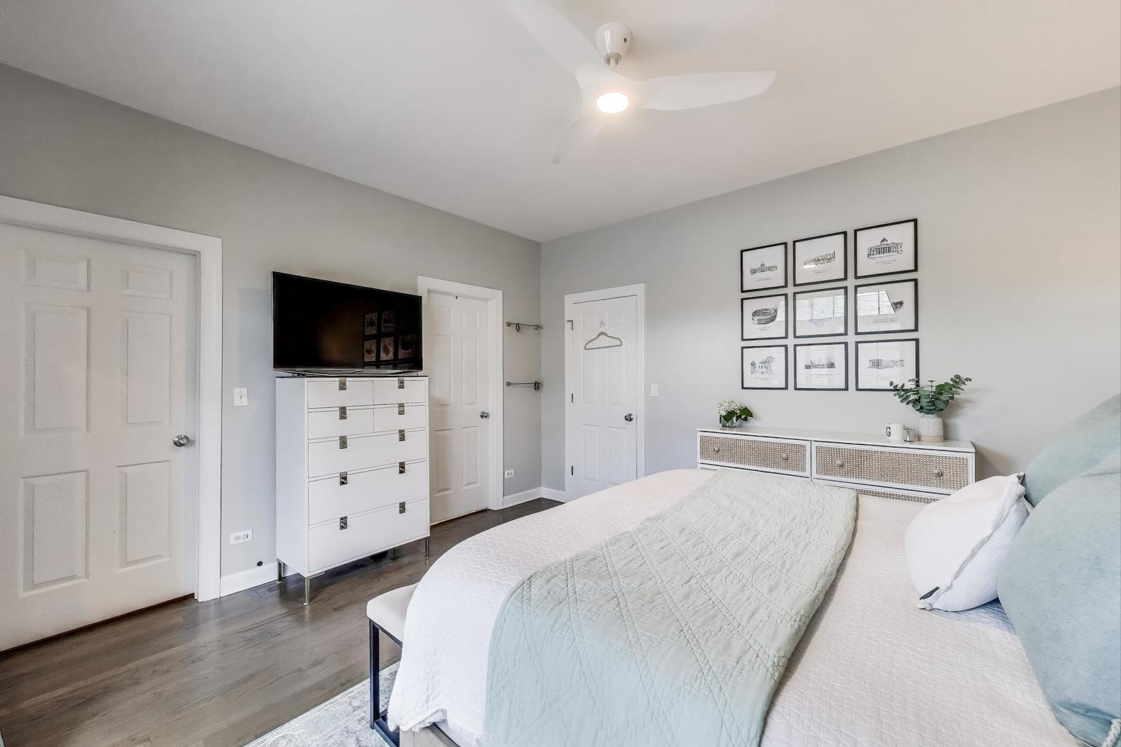 1645 West Addison Street, Unit 1 Chicago, IL 60613 - Photo 12 of 40