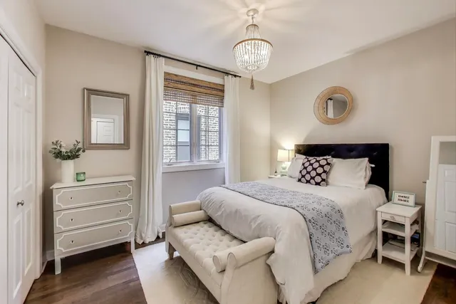 $810,000 | 1645 West Addison Street, Unit 1, Chicago, IL 60613