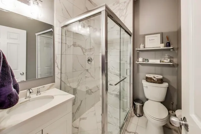 $810,000 | 1645 West Addison Street, Unit 1, Chicago, IL 60613