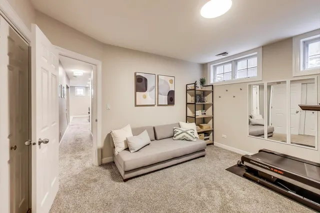 $810,000 | 1645 West Addison Street, Unit 1, Chicago, IL 60613