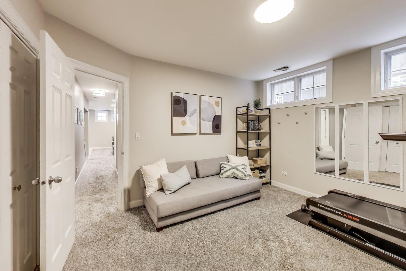 1645 West Addison Street, Unit 1 Chicago, IL 60613 - Photo 26 of 40