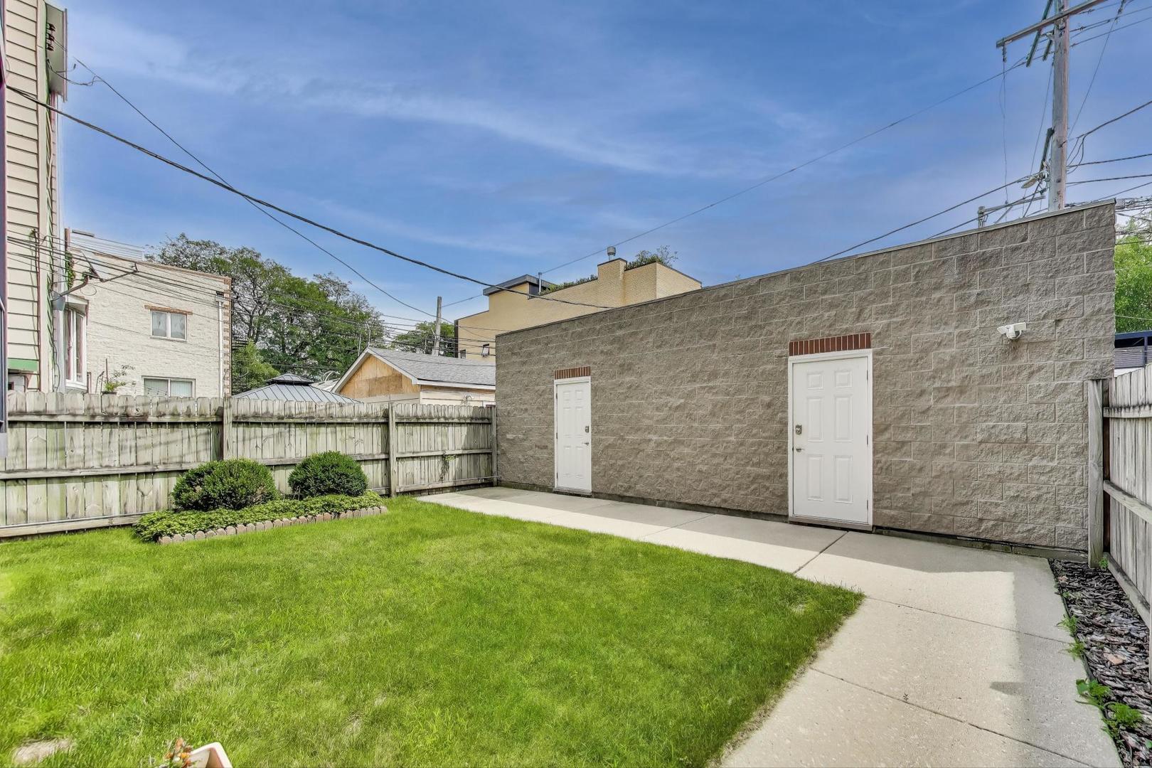 1645 West Addison Street, Unit 1 Chicago, IL 60613 - Photo 32 of 40