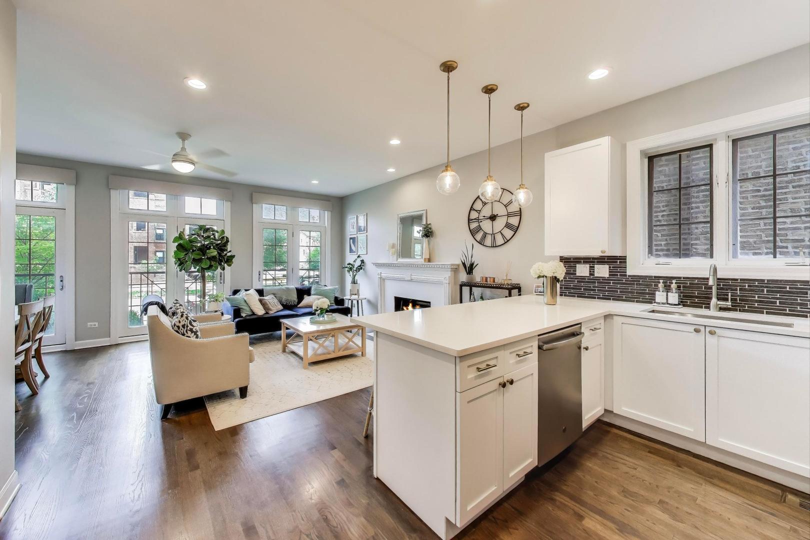 1645 West Addison Street, Unit 1 Chicago, IL 60613 - Photo 9 of 40