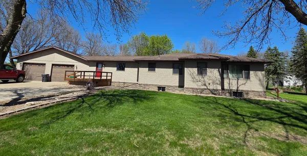 $249,000 | 211 13th Street, Heron Lake, MN 56137