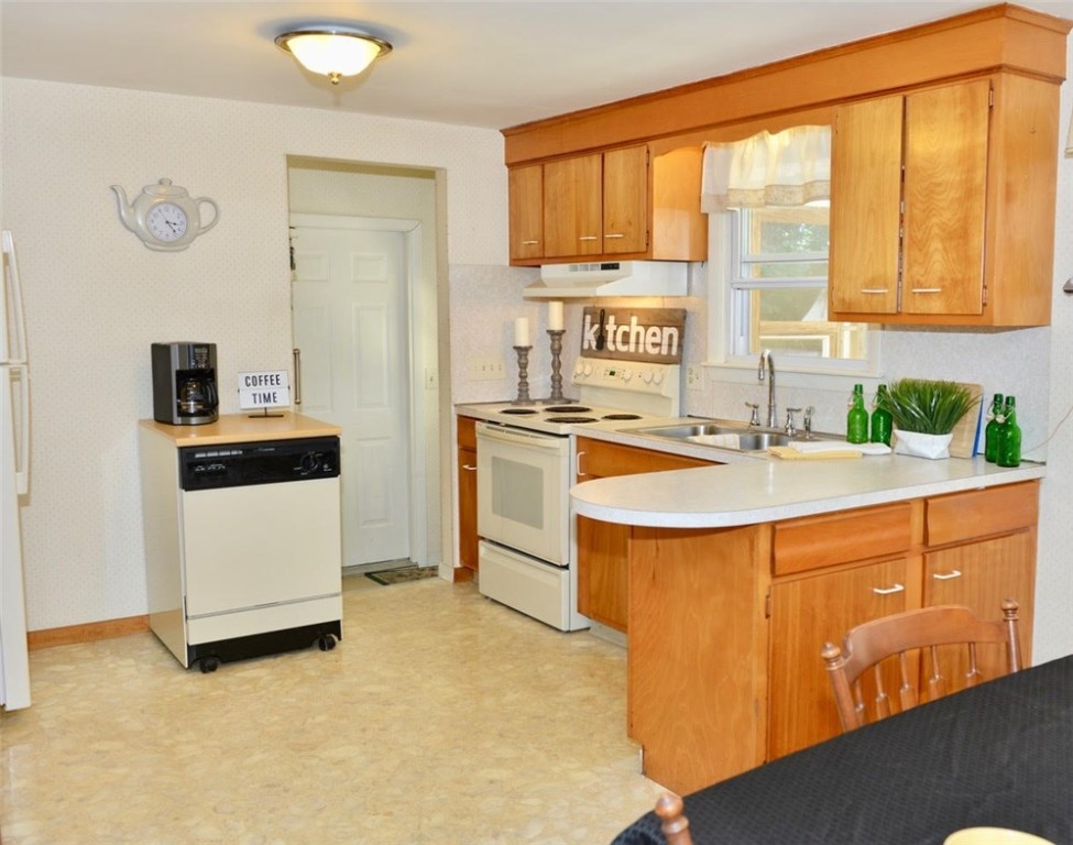 9 Lydia Road Coventry, RI 02816 - Photo 7 of 26
