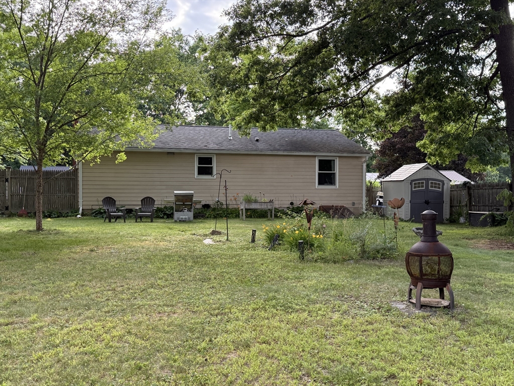 11 Butternut Street Springfield, MA 01128 - Photo 5 of 6