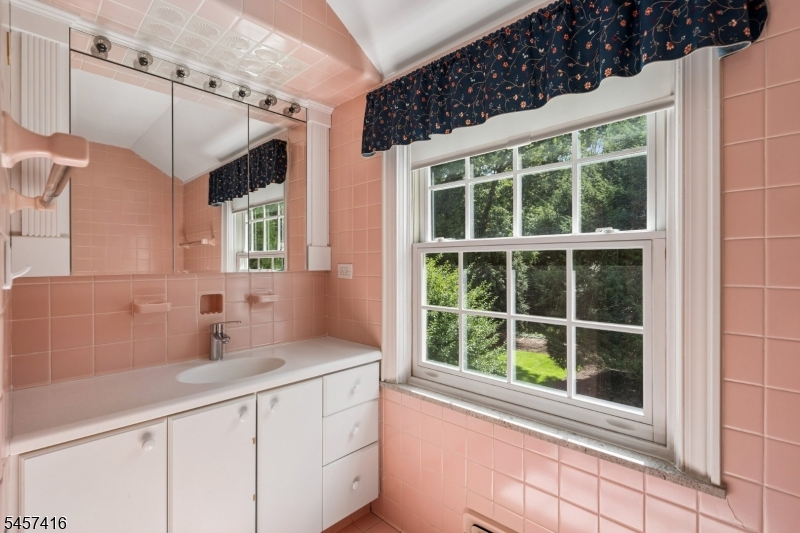 300 Oak Ridge Avenue Summit, NJ 07901 - Photo 24 of 47 Gallery Image 24
