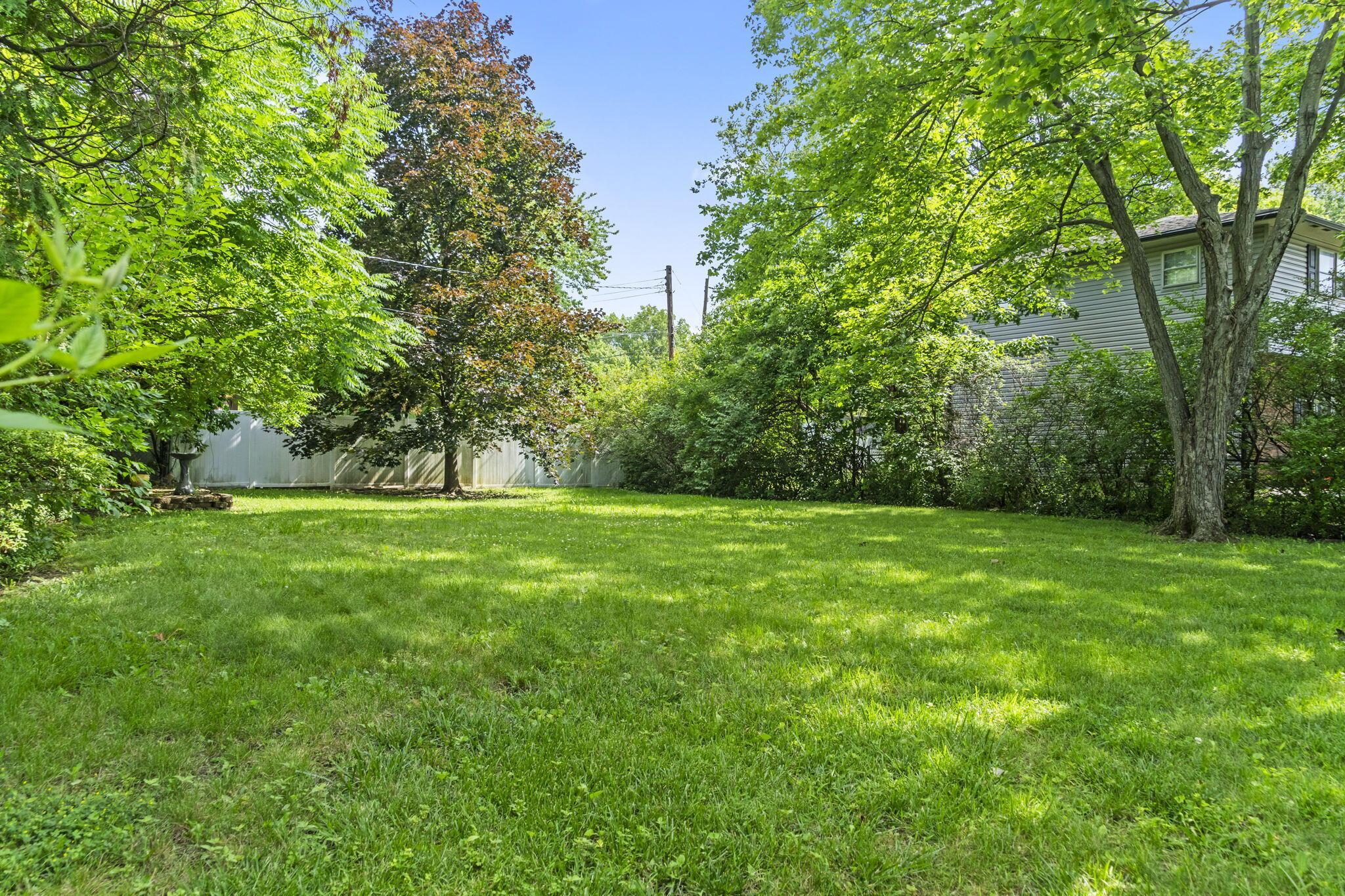 4958 Shadycrest Road Columbus, OH 43229 - Photo 9 of 13 9-web-or-mls-DSC07450