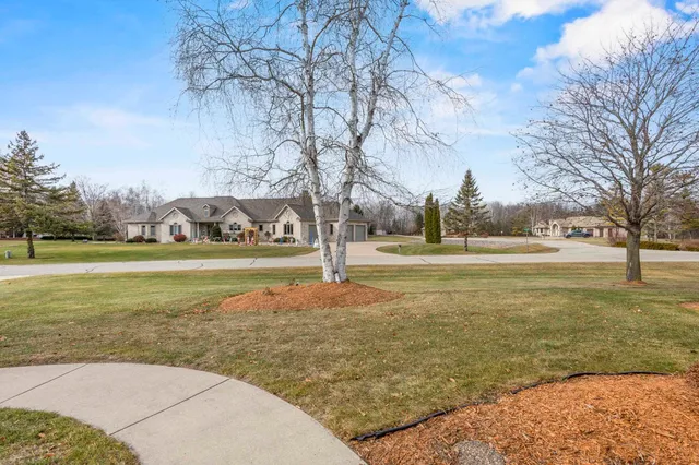 $550,000 | N4762 Bueno Vista Court, Krakow, WI 54137