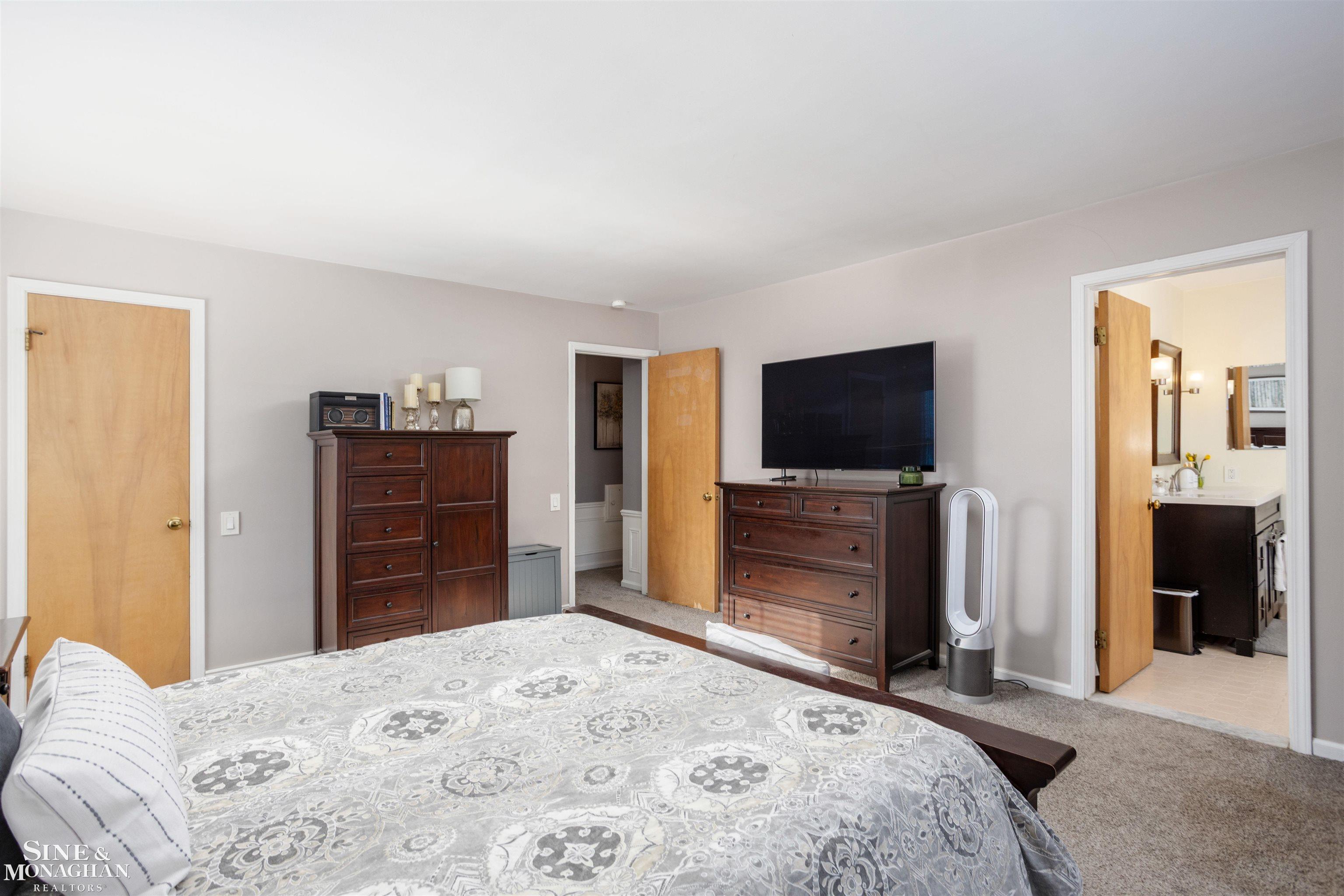 641 North Oxford Road Grosse Pointe, MI 48236 - Photo 21 of 44 50170006-483cbc1c-0ae2-4af0-bf29-97a31f3589da.JPG