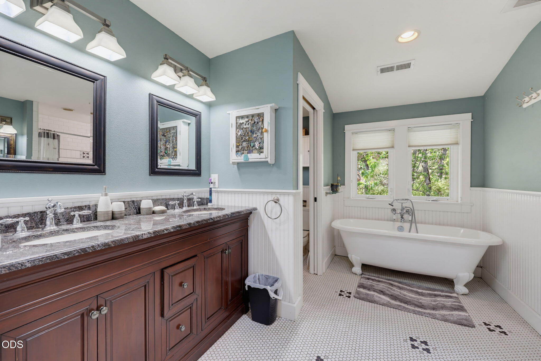 2657 Old Stage Road Central Point, OR 97502 - Photo 31 of 53 Gallery Image 31
