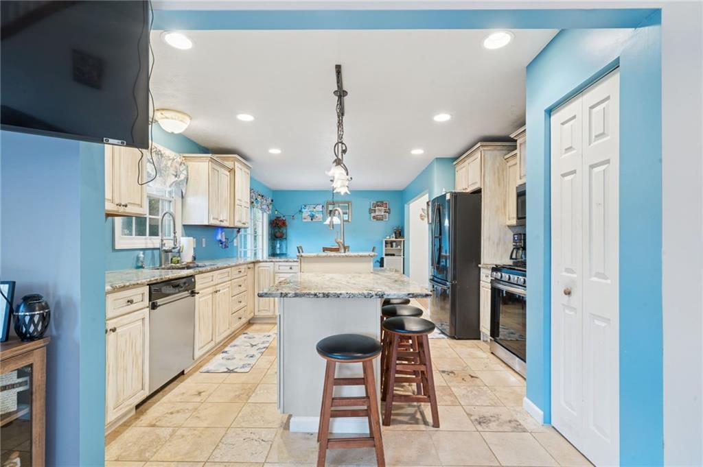 1201 Robbins Station Road Irwin, PA 15642 - Photo 15 of 40 Gallery Image 15