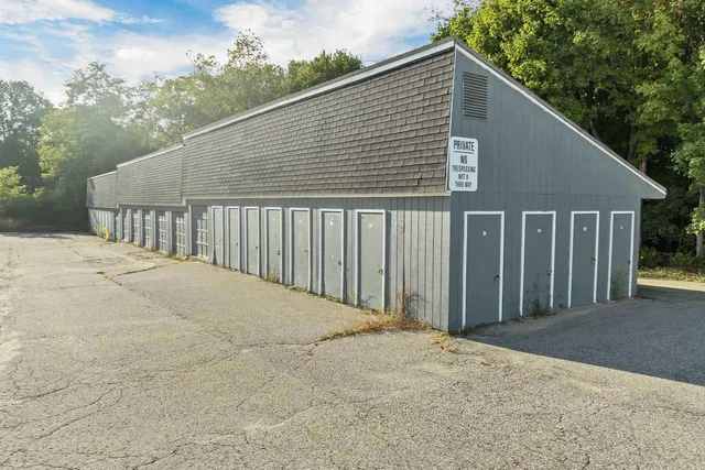 $1,100,000 | 6 Main Street, Conway, NH 03818