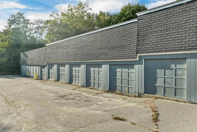 $1,100,000 | 6 Main Street, Conway, NH 03818