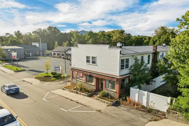 $1,100,000 | 6 Main Street, Conway, NH 03818
