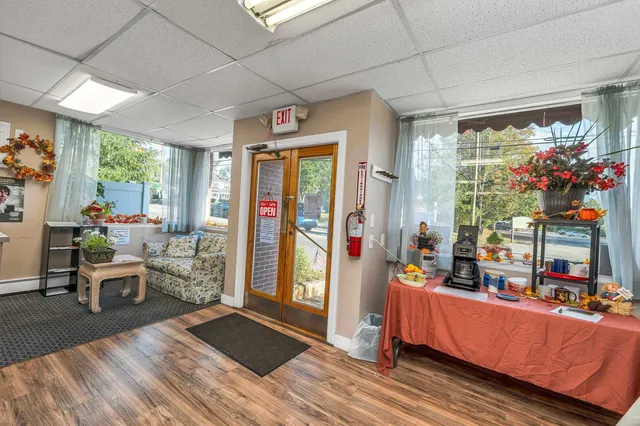 $1,100,000 | 6 Main Street, Conway, NH 03818