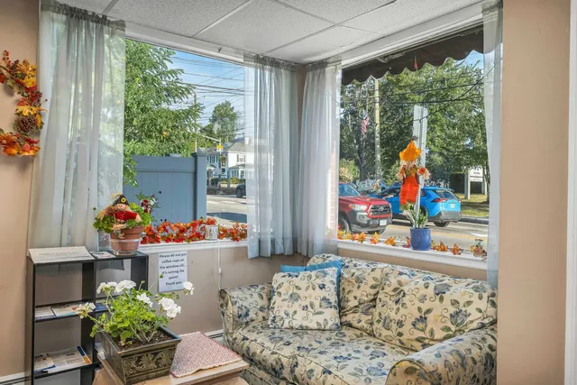 $1,100,000 | 6 Main Street, Conway, NH 03818