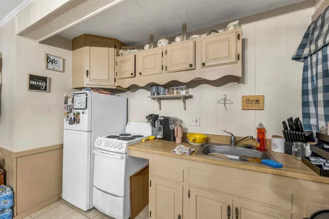 $1,100,000 | 6 Main Street, Conway, NH 03818