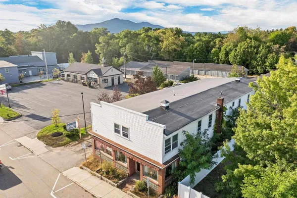 $1,100,000 | 6 Main Street, Conway, NH 03818