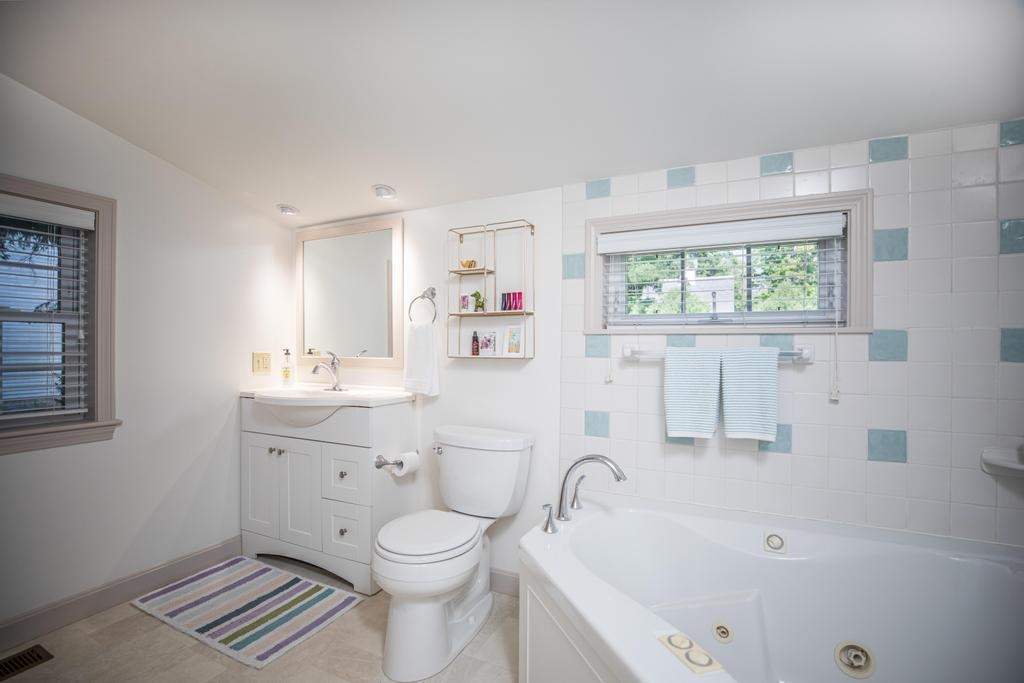 98 Main Street Exeter, NH 03833 - Photo 19 of 40