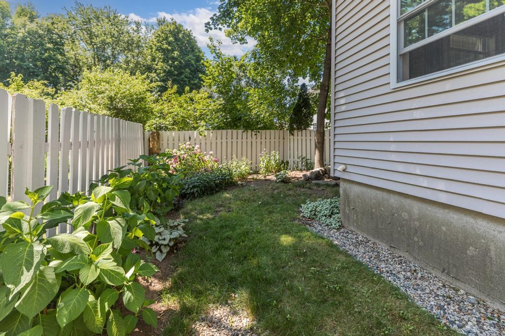 98 Main Street Exeter, NH 03833 - Photo 37 of 40