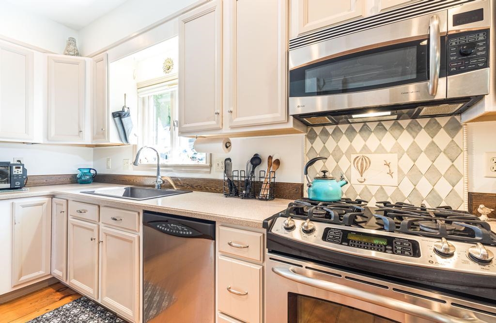 98 Main Street Exeter, NH 03833 - Photo 6 of 40