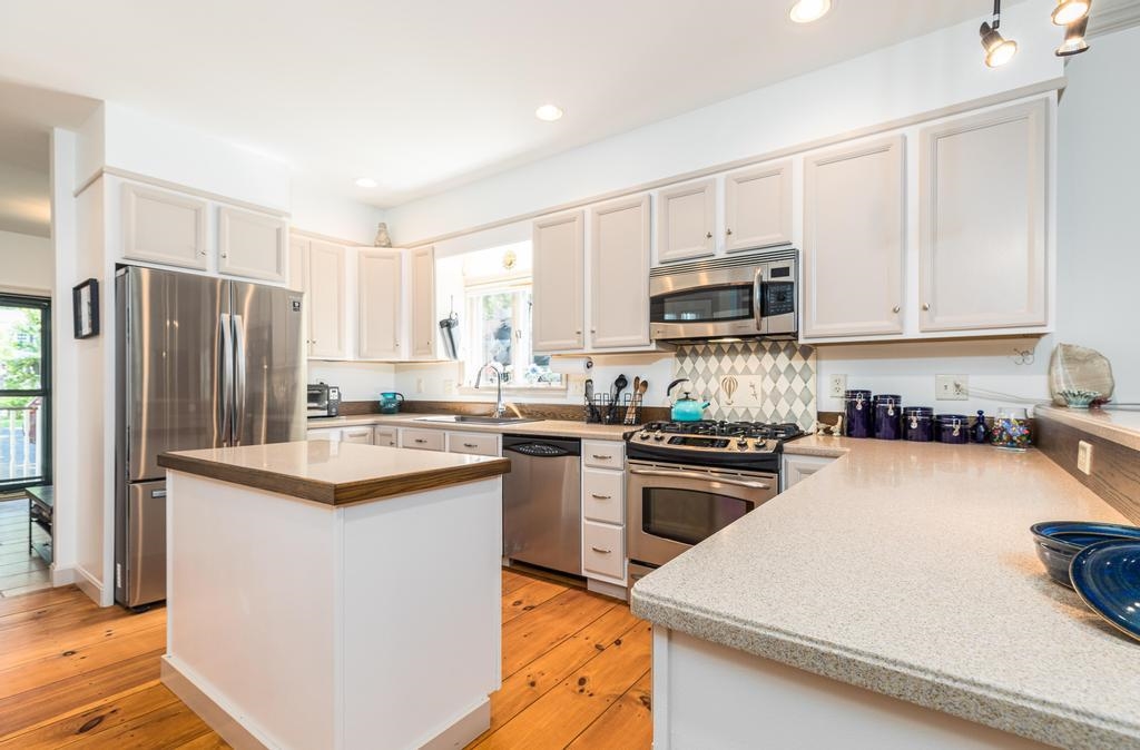 98 Main Street Exeter, NH 03833 - Photo 9 of 40