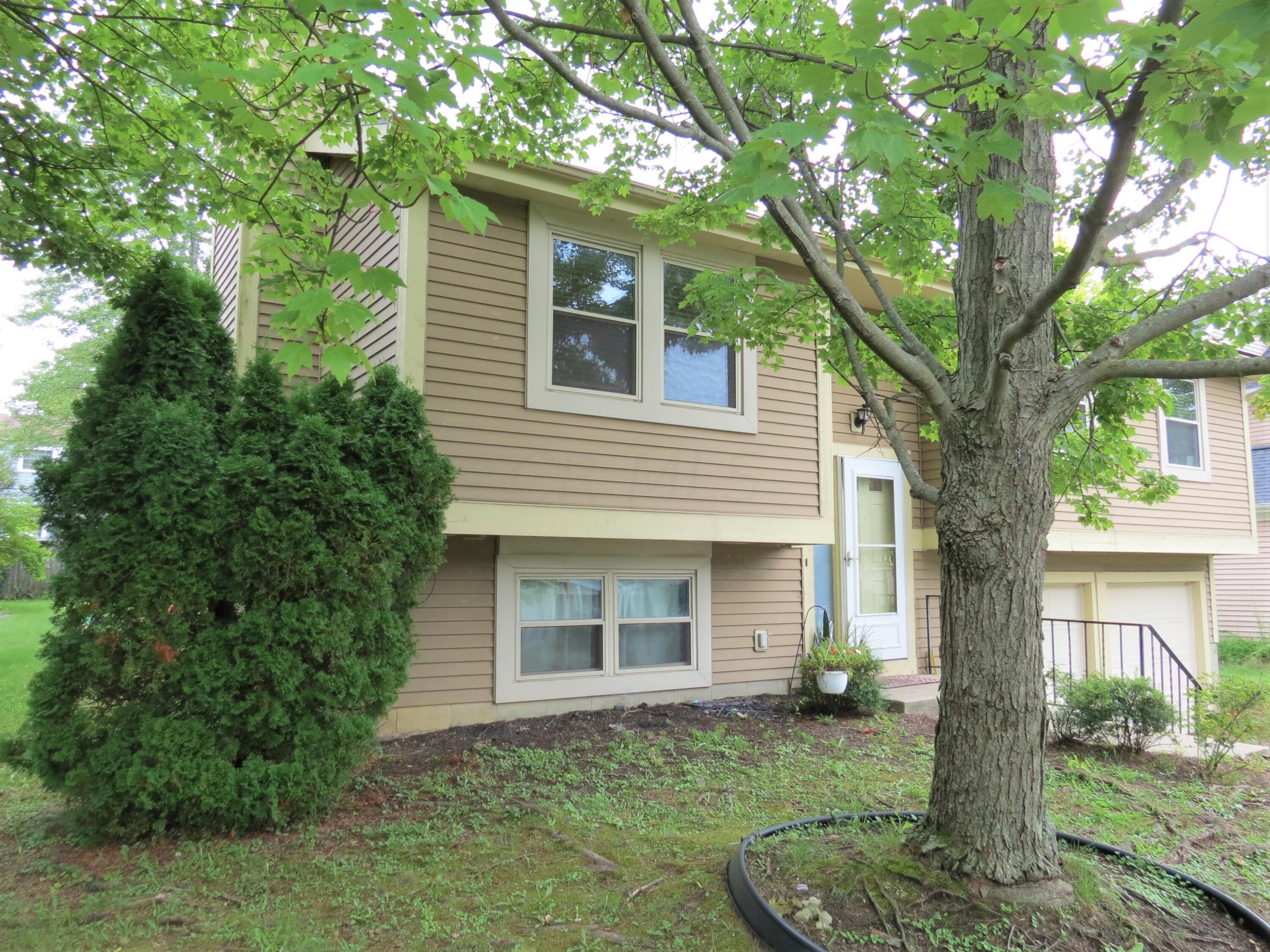 6332 Emberwood Road Dublin, OH 43017 - Photo 2 of 35 Gallery Image 2