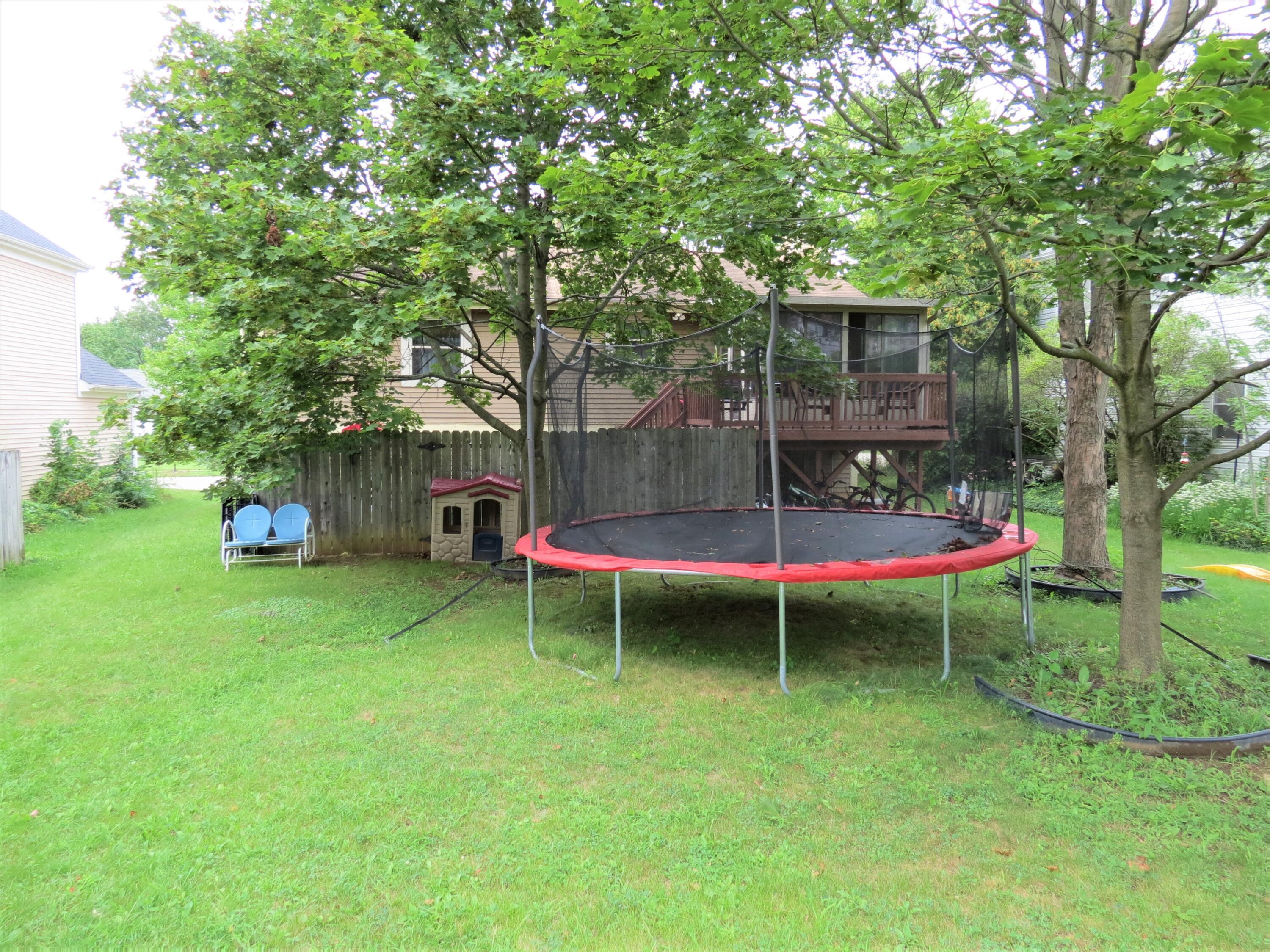 6332 Emberwood Road Dublin, OH 43017 - Photo 4 of 35 Gallery Image 4